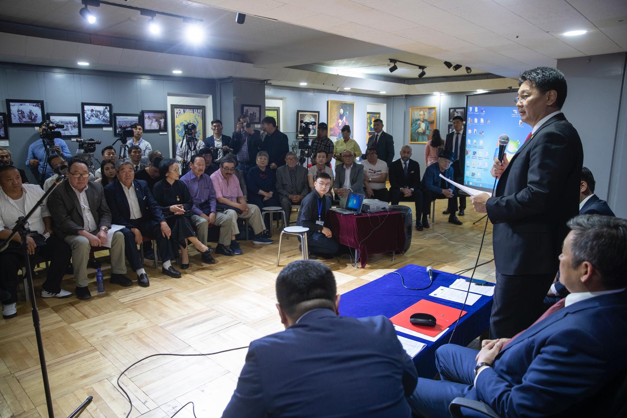 Кино уран бүтээлчдийн нэгдсэн зөвлөгөөн хийнэ